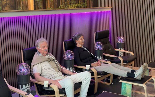 QUANTUMRESONATOR&reg; | PLASMA BIORESONANCE SYSTEM (+chair)